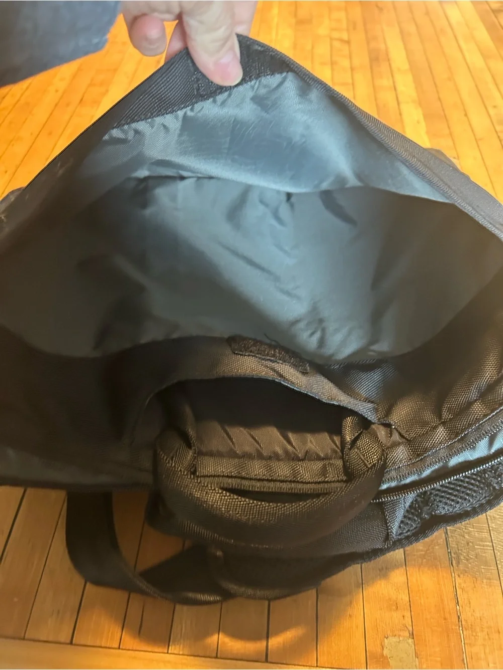 Incase Black Laptop Messenger Bag with Front Pockets